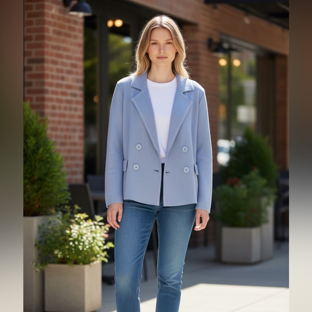 Chic Women's Double-Breasted Blazer in Light Blue